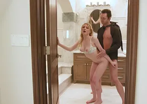 Chị gái ở văn phòng có sở thích nện với trai trẻ