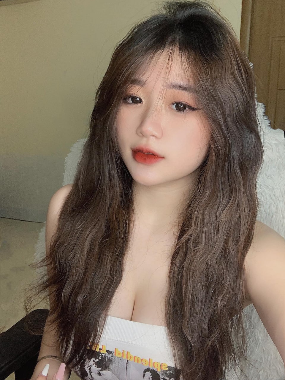 FLVA-036 Một chuyến đi mà một con mèo đang đi tiểu được liếm. Một cô gái ngây thơ thường xuyên đi tiểu bị bắt đi tiểu liên tục bằng cách liếm âm hộ! Niềm vui ngoan ngoãn